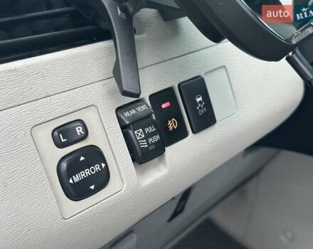 Серый Тойота Сиенна, объемом двигателя 3.5 л и пробегом 280 тыс. км за 15990 $, фото 19 на Automoto.ua