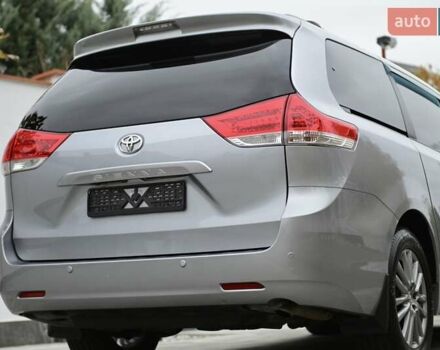 Серый Тойота Сиенна, объемом двигателя 3.46 л и пробегом 203 тыс. км за 17999 $, фото 30 на Automoto.ua