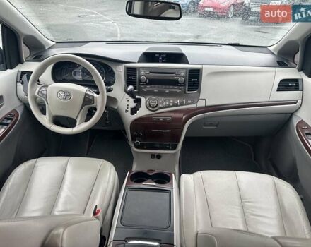 Серый Тойота Сиенна, объемом двигателя 3.5 л и пробегом 280 тыс. км за 15990 $, фото 43 на Automoto.ua