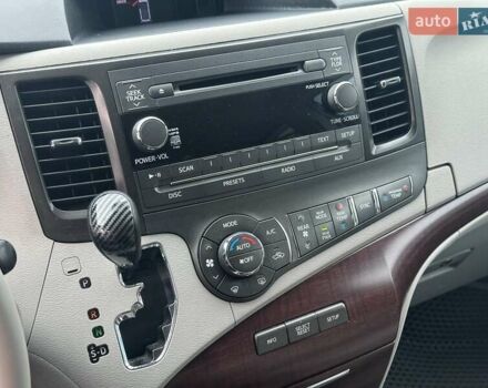 Серый Тойота Сиенна, объемом двигателя 3.5 л и пробегом 280 тыс. км за 15990 $, фото 27 на Automoto.ua