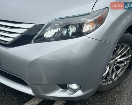 Серый Тойота Сиенна, объемом двигателя 3.5 л и пробегом 280 тыс. км за 15990 $, фото 12 на Automoto.ua