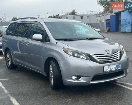 Серый Тойота Сиенна, объемом двигателя 3.5 л и пробегом 280 тыс. км за 15990 $, фото 4 на Automoto.ua