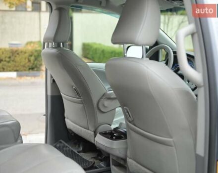 Серый Тойота Сиенна, объемом двигателя 3.46 л и пробегом 203 тыс. км за 17999 $, фото 63 на Automoto.ua