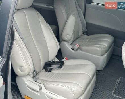 Серый Тойота Сиенна, объемом двигателя 3.5 л и пробегом 280 тыс. км за 15990 $, фото 35 на Automoto.ua