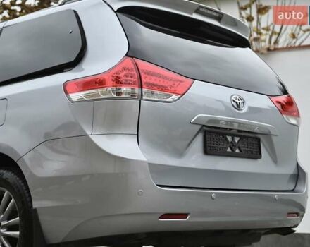 Серый Тойота Сиенна, объемом двигателя 3.46 л и пробегом 203 тыс. км за 17999 $, фото 11 на Automoto.ua