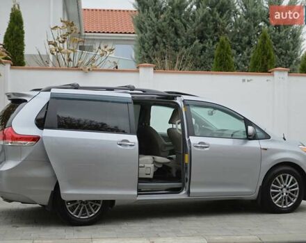 Серый Тойота Сиенна, объемом двигателя 3.46 л и пробегом 203 тыс. км за 17999 $, фото 25 на Automoto.ua