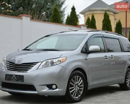 Серый Тойота Сиенна, объемом двигателя 3.46 л и пробегом 203 тыс. км за 17999 $, фото 1 на Automoto.ua