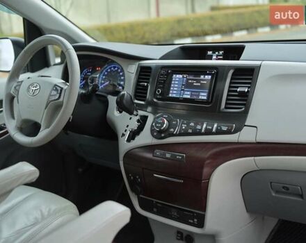 Серый Тойота Сиенна, объемом двигателя 3.46 л и пробегом 203 тыс. км за 17999 $, фото 55 на Automoto.ua