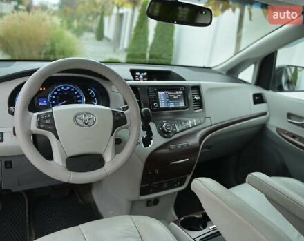 Серый Тойота Сиенна, объемом двигателя 3.46 л и пробегом 203 тыс. км за 17999 $, фото 46 на Automoto.ua