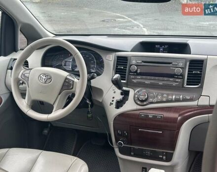 Серый Тойота Сиенна, объемом двигателя 3.5 л и пробегом 280 тыс. км за 15990 $, фото 42 на Automoto.ua