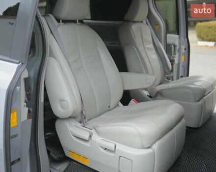 Серый Тойота Сиенна, объемом двигателя 3.46 л и пробегом 203 тыс. км за 17999 $, фото 62 на Automoto.ua