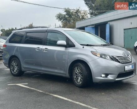 Серый Тойота Сиенна, объемом двигателя 3.5 л и пробегом 280 тыс. км за 15990 $, фото 5 на Automoto.ua