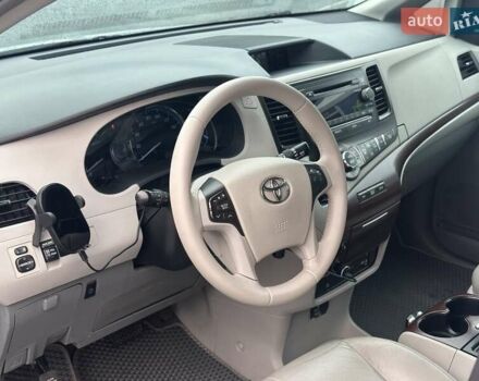 Серый Тойота Сиенна, объемом двигателя 3.5 л и пробегом 280 тыс. км за 15990 $, фото 16 на Automoto.ua