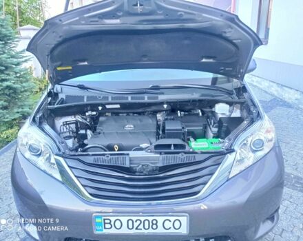 Серый Тойота Сиенна, объемом двигателя 3.5 л и пробегом 180 тыс. км за 17229 $, фото 22 на Automoto.ua