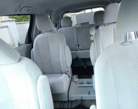 Серый Тойота Сиенна, объемом двигателя 3.5 л и пробегом 180 тыс. км за 17229 $, фото 6 на Automoto.ua