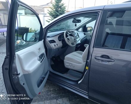 Серый Тойота Сиенна, объемом двигателя 3.5 л и пробегом 180 тыс. км за 17229 $, фото 8 на Automoto.ua