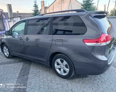 Серый Тойота Сиенна, объемом двигателя 3.5 л и пробегом 180 тыс. км за 17229 $, фото 12 на Automoto.ua