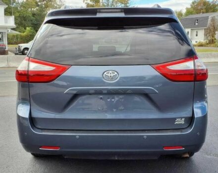 Серый Тойота Сиенна, объемом двигателя 2.7 л и пробегом 70 тыс. км за 4200 $, фото 4 на Automoto.ua