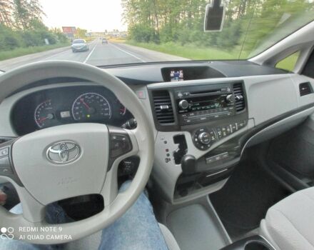 Серый Тойота Сиенна, объемом двигателя 3.5 л и пробегом 180 тыс. км за 17229 $, фото 19 на Automoto.ua