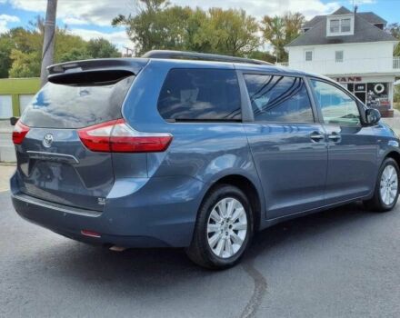 Серый Тойота Сиенна, объемом двигателя 2.7 л и пробегом 70 тыс. км за 4200 $, фото 3 на Automoto.ua