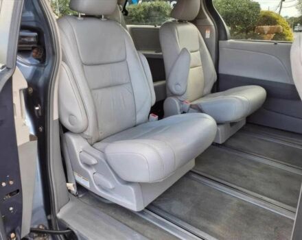 Серый Тойота Сиенна, объемом двигателя 2.7 л и пробегом 70 тыс. км за 4200 $, фото 12 на Automoto.ua