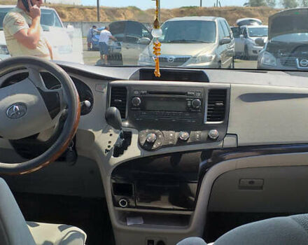 Сірий Тойота Сієнна, об'ємом двигуна 3.5 л та пробігом 178 тис. км за 15500 $, фото 7 на Automoto.ua