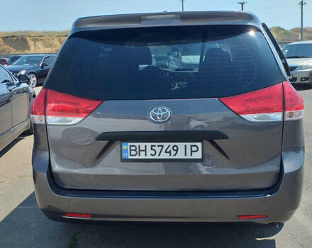 Сірий Тойота Сієнна, об'ємом двигуна 3.5 л та пробігом 178 тис. км за 15500 $, фото 6 на Automoto.ua