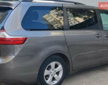 Серый Тойота Сиенна, объемом двигателя 3.46 л и пробегом 170 тыс. км за 16400 $, фото 4 на Automoto.ua