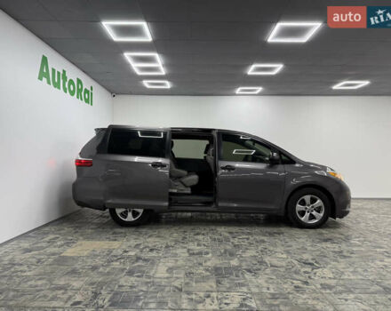 Сірий Тойота Сієнна, об'ємом двигуна 3.46 л та пробігом 170 тис. км за 17300 $, фото 3 на Automoto.ua