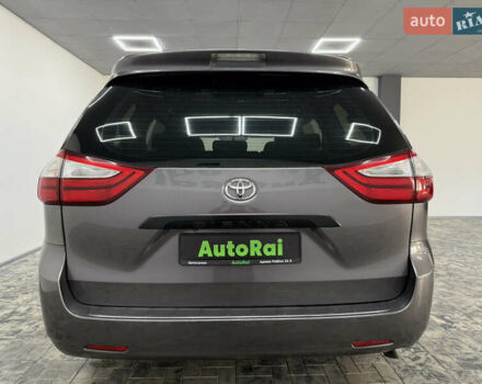 Сірий Тойота Сієнна, об'ємом двигуна 3.46 л та пробігом 170 тис. км за 17300 $, фото 5 на Automoto.ua