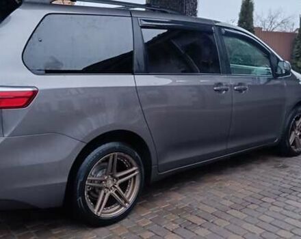 Сірий Тойота Сієнна, об'ємом двигуна 3.46 л та пробігом 120 тис. км за 20500 $, фото 4 на Automoto.ua