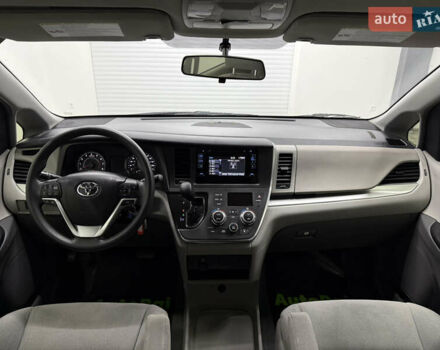 Сірий Тойота Сієнна, об'ємом двигуна 3.46 л та пробігом 170 тис. км за 17300 $, фото 12 на Automoto.ua
