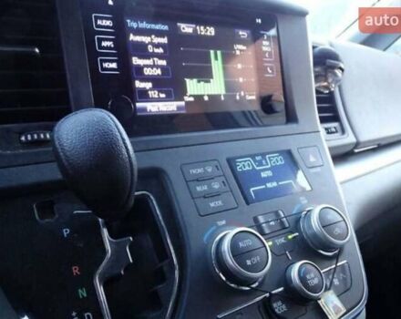 Серый Тойота Сиенна, объемом двигателя 3.46 л и пробегом 170 тыс. км за 16400 $, фото 1 на Automoto.ua