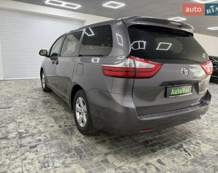 Сірий Тойота Сієнна, об'ємом двигуна 3.46 л та пробігом 170 тис. км за 17300 $, фото 6 на Automoto.ua