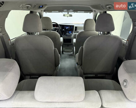 Сірий Тойота Сієнна, об'ємом двигуна 3.46 л та пробігом 170 тис. км за 17300 $, фото 20 на Automoto.ua