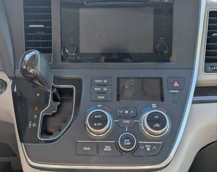 Серый Тойота Сиенна, объемом двигателя 3.5 л и пробегом 109 тыс. км за 18000 $, фото 13 на Automoto.ua