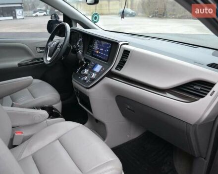 Серый Тойота Сиенна, объемом двигателя 3.5 л и пробегом 167 тыс. км за 20600 $, фото 20 на Automoto.ua