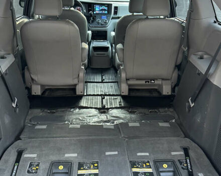 Серый Тойота Сиенна, объемом двигателя 3.46 л и пробегом 150 тыс. км за 21999 $, фото 38 на Automoto.ua