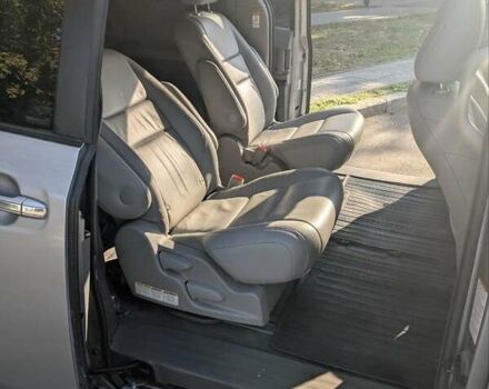 Серый Тойота Сиенна, объемом двигателя 3.5 л и пробегом 109 тыс. км за 18000 $, фото 19 на Automoto.ua