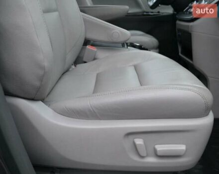 Серый Тойота Сиенна, объемом двигателя 3.5 л и пробегом 167 тыс. км за 20600 $, фото 16 на Automoto.ua