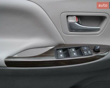 Серый Тойота Сиенна, объемом двигателя 3.5 л и пробегом 167 тыс. км за 20600 $, фото 11 на Automoto.ua