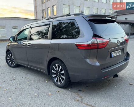 Серый Тойота Сиенна, объемом двигателя 3.46 л и пробегом 150 тыс. км за 21212 $, фото 5 на Automoto.ua