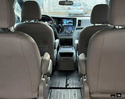 Серый Тойота Сиенна, объемом двигателя 3.46 л и пробегом 150 тыс. км за 21999 $, фото 41 на Automoto.ua