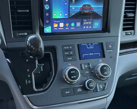 Серый Тойота Сиенна, объемом двигателя 3.46 л и пробегом 150 тыс. км за 21999 $, фото 18 на Automoto.ua