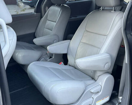 Серый Тойота Сиенна, объемом двигателя 3.46 л и пробегом 150 тыс. км за 21999 $, фото 33 на Automoto.ua