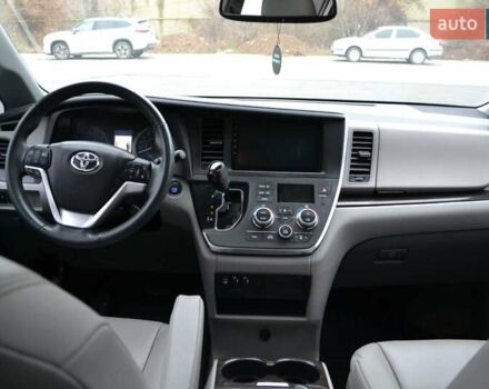 Серый Тойота Сиенна, объемом двигателя 3.5 л и пробегом 167 тыс. км за 20600 $, фото 34 на Automoto.ua