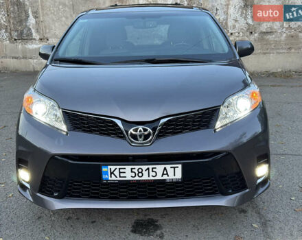 Серый Тойота Сиенна, объемом двигателя 3.46 л и пробегом 150 тыс. км за 21212 $, фото 44 на Automoto.ua