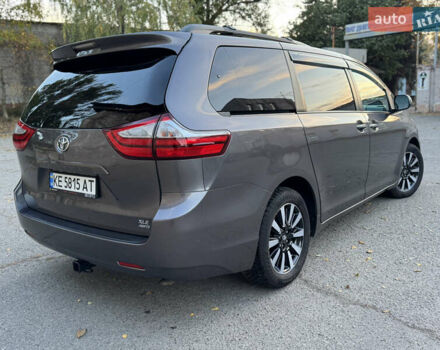 Серый Тойота Сиенна, объемом двигателя 3.46 л и пробегом 150 тыс. км за 21999 $, фото 2 на Automoto.ua