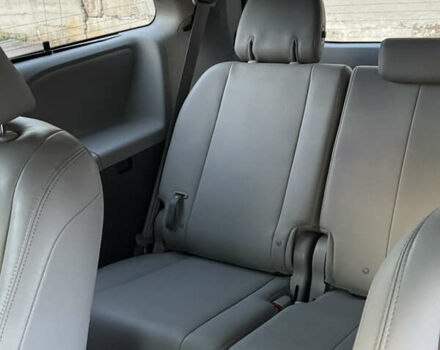 Серый Тойота Сиенна, объемом двигателя 3.46 л и пробегом 150 тыс. км за 21999 $, фото 34 на Automoto.ua