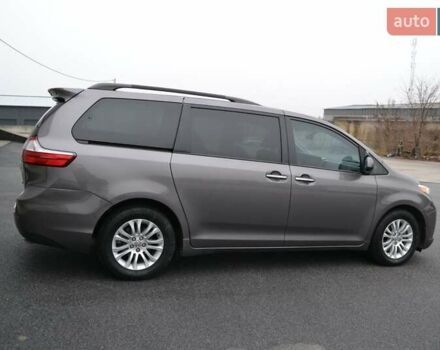 Серый Тойота Сиенна, объемом двигателя 3.5 л и пробегом 167 тыс. км за 20600 $, фото 4 на Automoto.ua